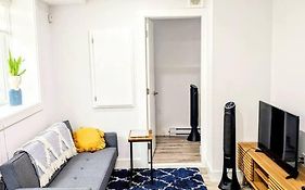 2 Bed Apartment Free Parking Central Location